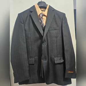 Boys 5 piece suit in size 10